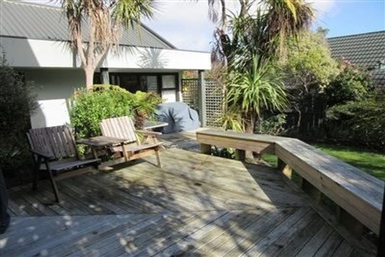 Photo of property in 22 Joseph Banks Drive, Whitby, Porirua, 5024