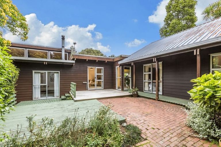 Photo of property in 72 Park Hill Road, Birkenhead, Auckland, 0626