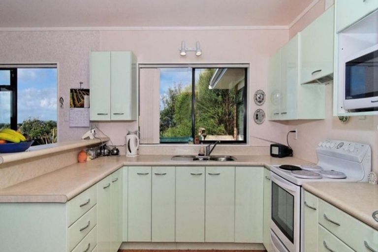 Photo of property in 22 Coster Road, Muriwai, Waimauku, 0881