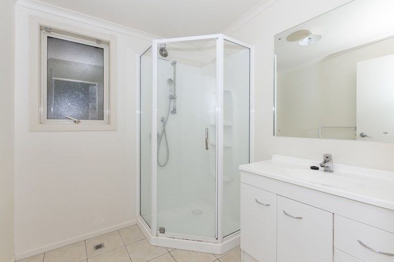 Photo of property in 8b Snead Place, Hamilton East, Hamilton, 3216