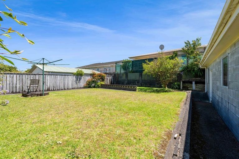 Photo of property in 8 Kennedy Place, Merrilands, New Plymouth, 4312