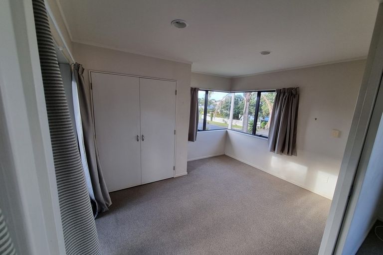 Photo of property in 39 Rosario Crescent, Red Beach, 0932