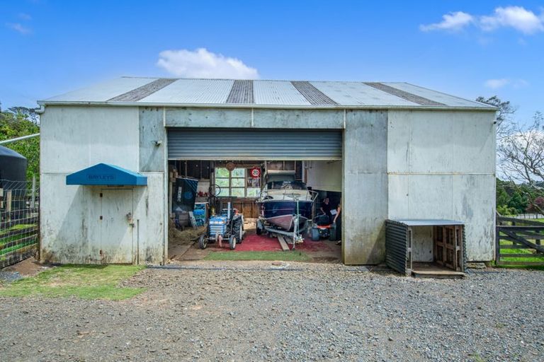 Photo of property in 12 Mildon Road, Waitakere, Auckland, 0782