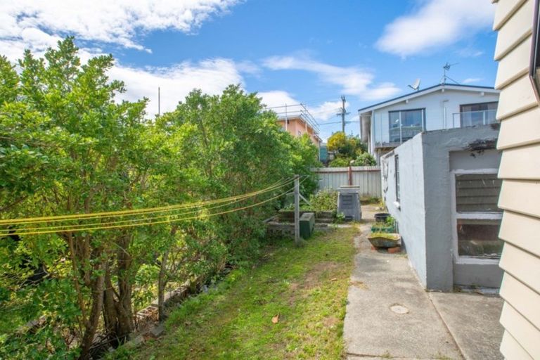 Photo of property in 3 Toru Road, Paraparaumu Beach, Paraparaumu, 5032