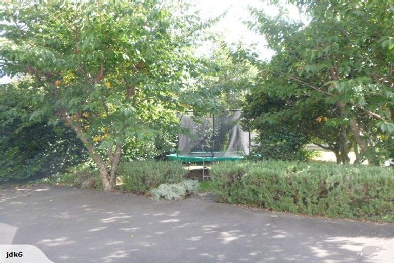 Photo of property in 76 Te Moana Road, Waikanae Beach, Waikanae, 5036