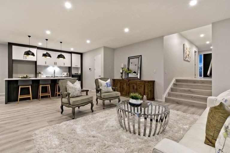 Photo of property in 113 Godfrey Drive, Orewa, 0931