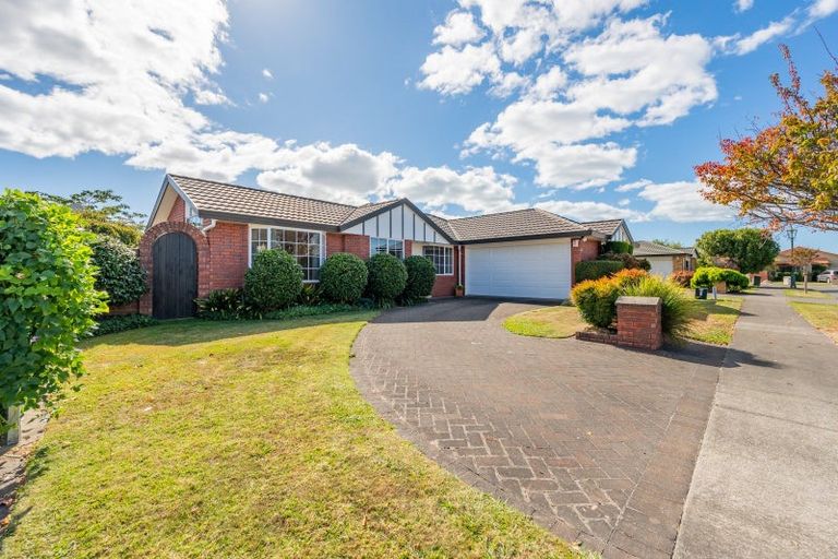 Photo of property in 3 Claridge Place, Taradale, Napier, 4112