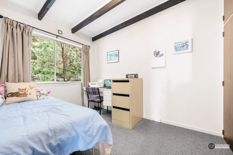 Photo of property in 28 Deller Grove, Silverstream, Upper Hutt, 5019