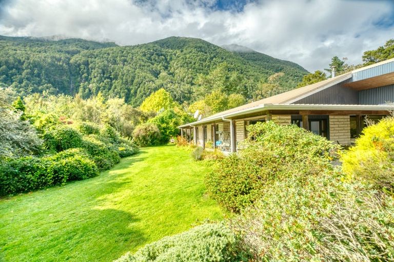Photo of property in 3352 Ahaura-kopara Road, Totara Flat, 7871