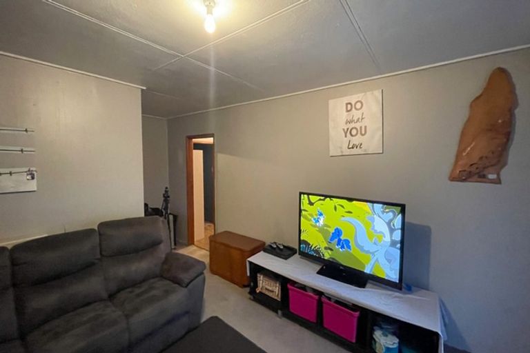 Photo of property in 21 Hamilton Drive, Waiuku, 2123