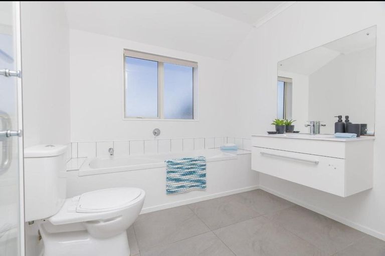 Photo of property in 24 Melksham Drive, Churton Park, Wellington, 6037