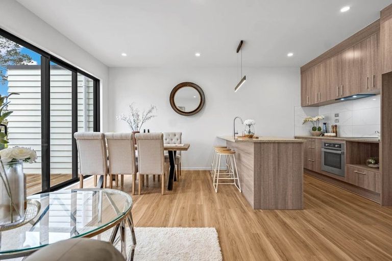 Photo of property in 21 Korokio Lane, Henderson, Auckland, 0612