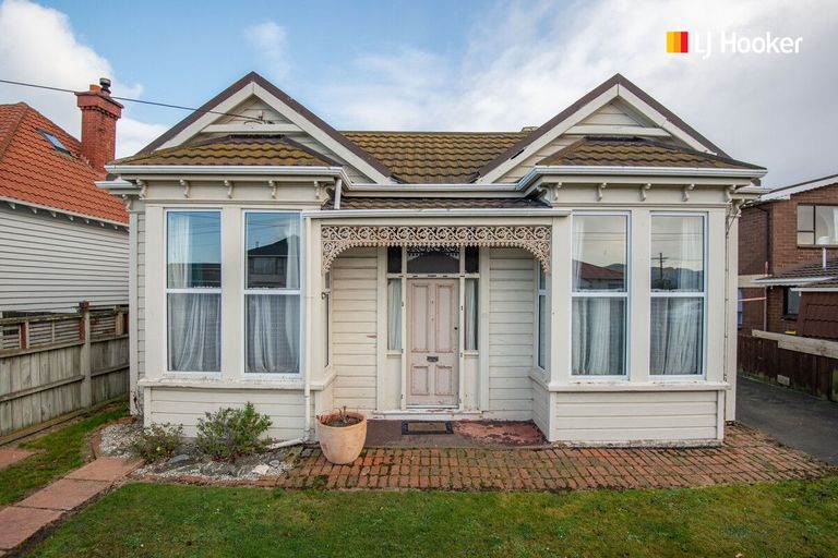 Photo of property in 92 Queens Drive, Saint Kilda, Dunedin, 9012