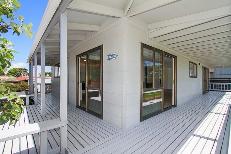 Photo of property in 114 Torkar Road, Clarks Beach, 2122