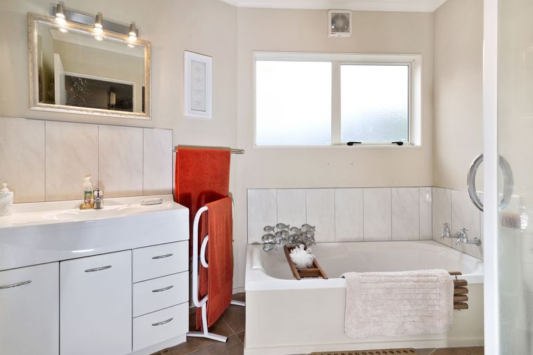 Photo of property in 53 Icarus Place, Sunnybrook, Rotorua, 3015