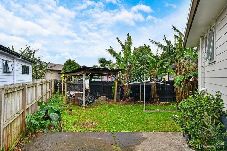 Photo of property in 12a John Walker Drive, Manurewa, Auckland, 2102