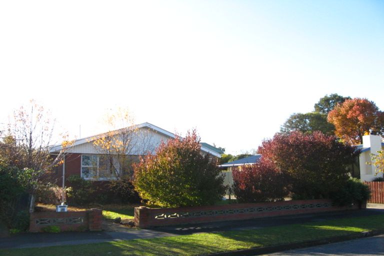 Photo of property in 12 Hurunui Street, Cracroft, Christchurch, 8025
