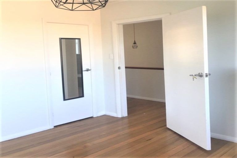 Photo of property in 40 Hindmarsh Street, Johnsonville, Wellington, 6037