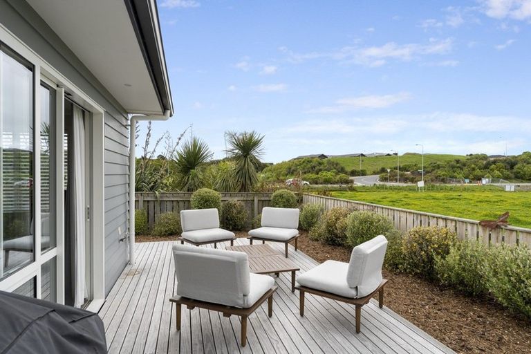 Photo of property in 3 Tapuhikura Street, Waikanae, 5036