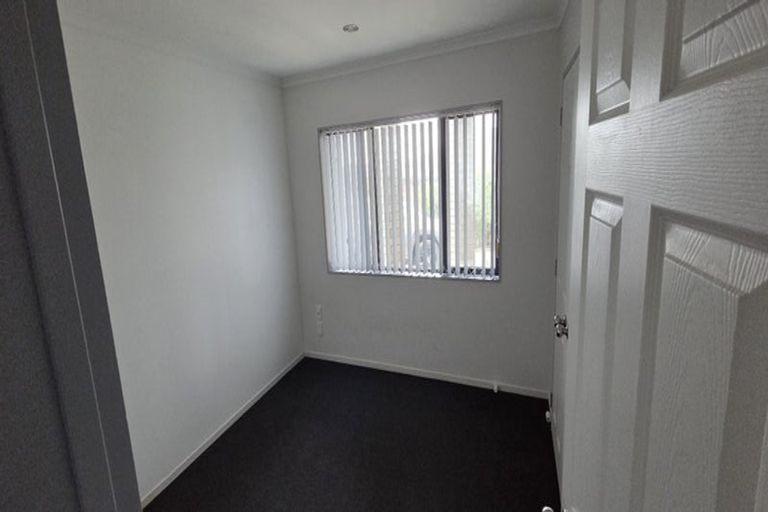 Photo of property in 33 Edgewood Way, Henderson, Auckland, 0612