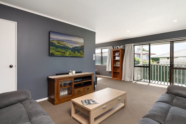Photo of property in 60 Atuaroa Avenue, Te Puke, 3119