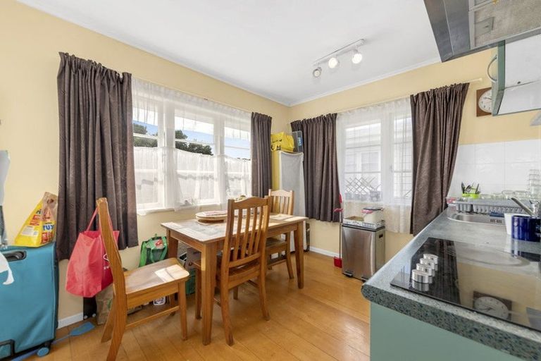 Photo of property in 1 Robyn Place, Mangere East, Auckland, 2024