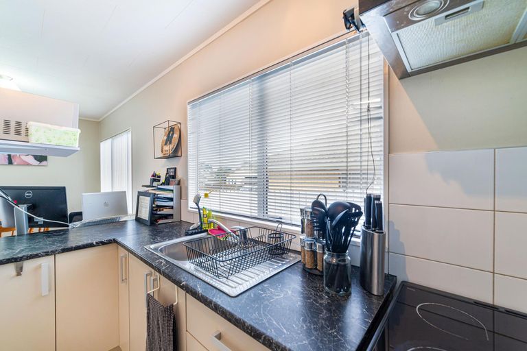 Photo of property in 1/35 Kopara Place, Clendon Park, Auckland, 2103