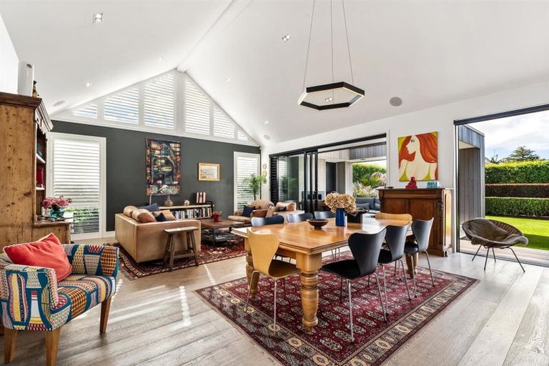 Photo of property in 15 Wrybill Way, Point Wells, 0986