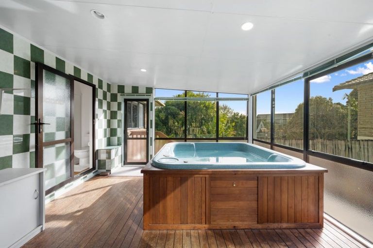 Photo of property in 71 Aberfeldy Avenue, Highland Park, Auckland, 2010