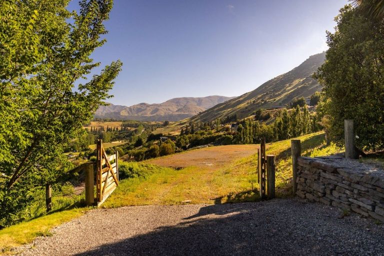 Photo of property in 101 Jean Robins Drive, Lake Hayes, Queenstown, 9371