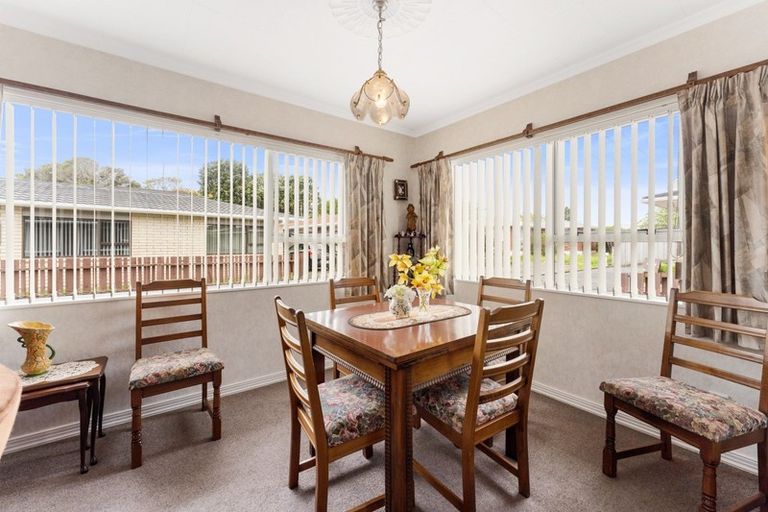 Photo of property in 1/81 Tukapa Street, Westown, New Plymouth, 4310