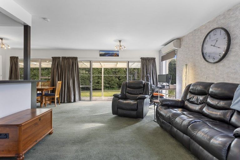 Photo of property in 10 Main North Road, Woodend, 7610