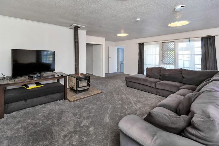 Photo of property in 15 Taraire Crescent, Otangarei, Whangarei, 0112