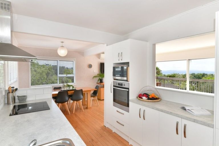 Photo of property in 27 Scott Road, Stanmore Bay, Whangaparaoa, 0932