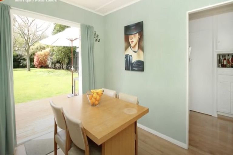 Photo of property in 11 Newcastle Street, Hokowhitu, Palmerston North, 4410