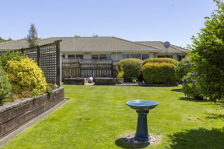 Photo of property in 25 Kinder Street, Acacia Bay, Taupo, 3330