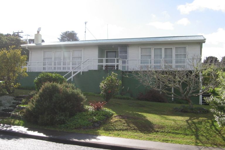 Photo of property in 1 Grand View Road, Leigh, 0985