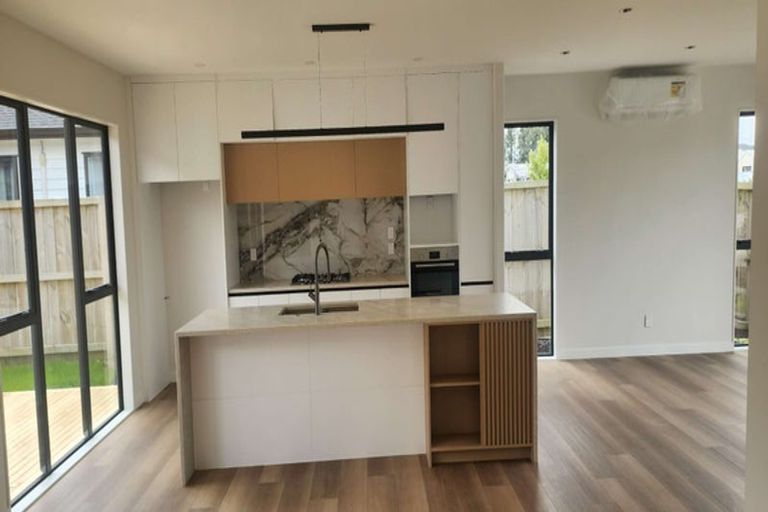 Photo of property in 12 Rongoa Maori Way, Pukekohe, 2120