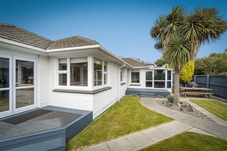 Photo of property in 19 Beatrice Place, Avonhead, Christchurch, 8042