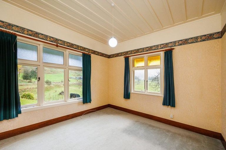 Photo of property in 54/56 Ongo Road, Hunterville, 4730