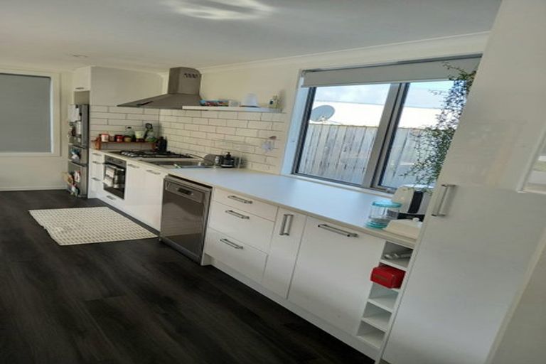 Photo of property in 15a Tuki Street, Titahi Bay, Porirua, 5022