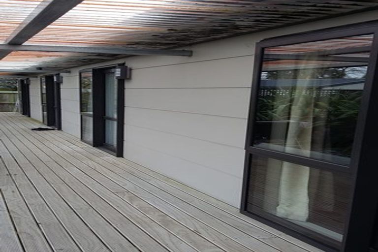 Photo of property in 12 Auburn Avenue, Upper Riccarton, Christchurch, 8041