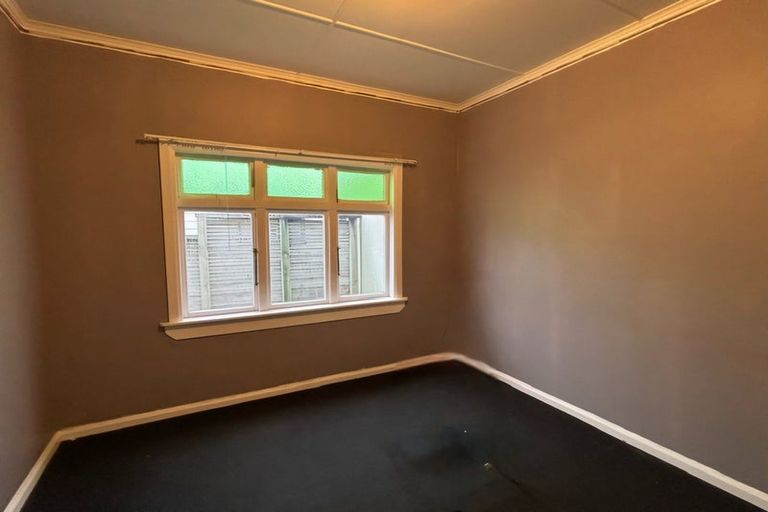 Photo of property in 9 Mahoe Street, Strandon, New Plymouth, 4312