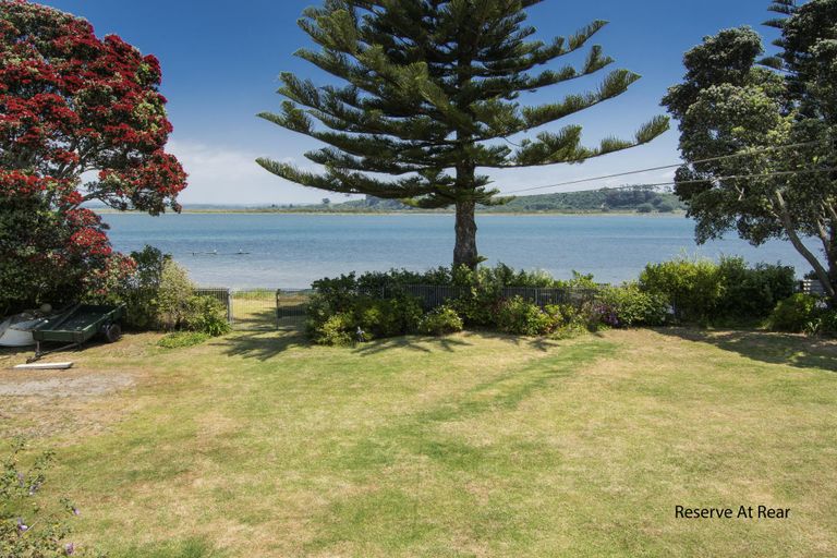 Photo of property in 684 Pukehina Parade, Pukehina, Te Puke, 3189