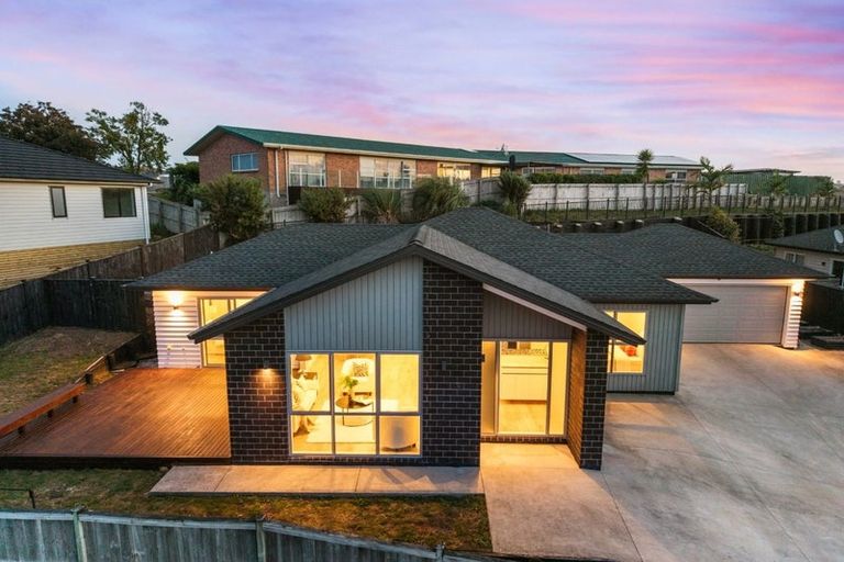 Photo of property in 9 James Elliot Way, Pokeno, 2402