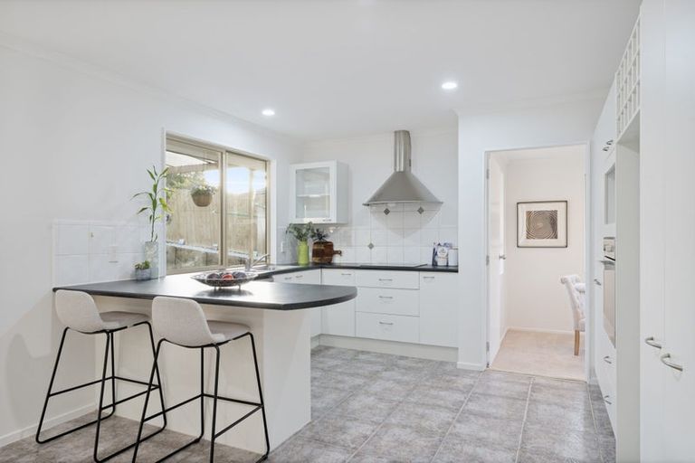 Photo of property in 38 Semillon Avenue, Henderson, Auckland, 0612