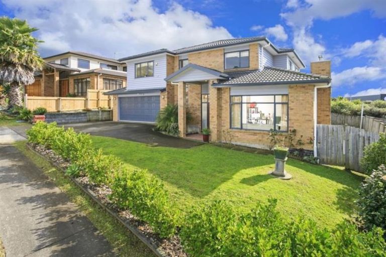 Photo of property in 13 Spoonbill Place, Unsworth Heights, Auckland, 0632