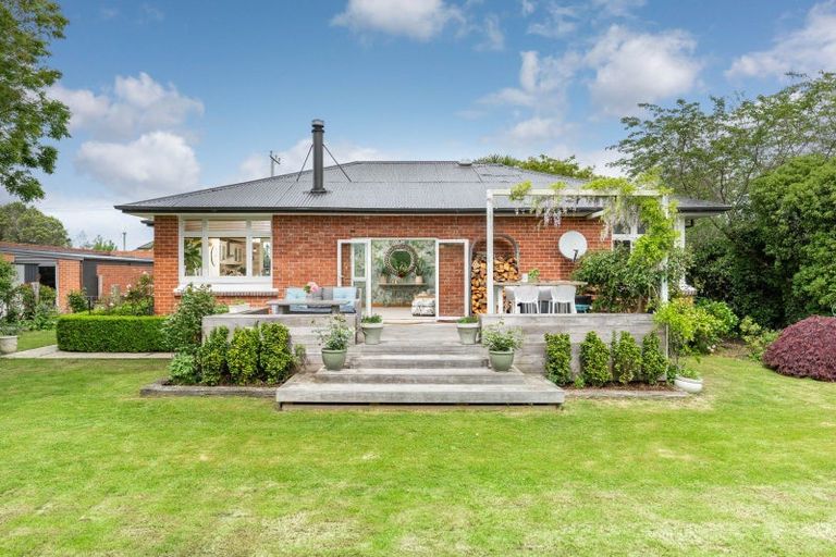 Photo of property in 16 Beaumaris Street, Outram, 9019