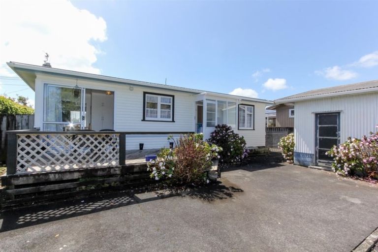 Photo of property in 282 Mangorei Road, Merrilands, New Plymouth, 4312