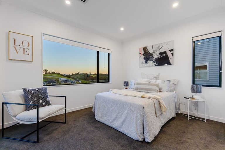 Photo of property in 39 Davey Crescent, Orewa, 0931